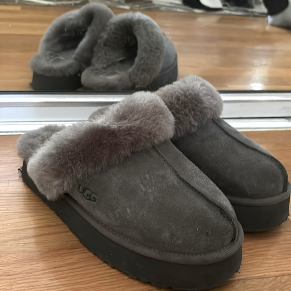 UGG Disquette slide slipper in GREY size USA 9/ EU 40